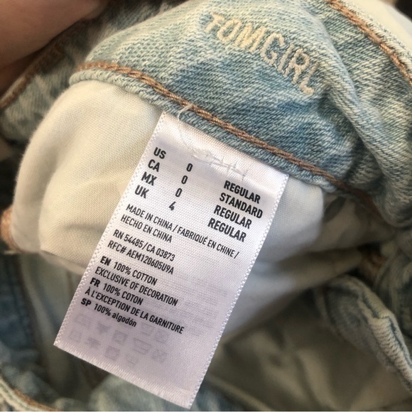 American Eagle TomGirl Super Distressed Light Blue Jeans Size 0 - Picture 9 of 12